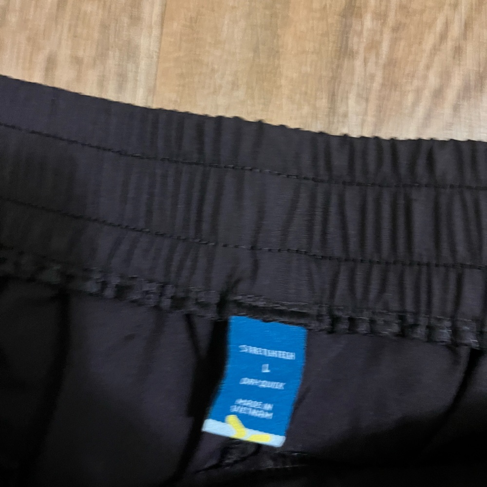 Joggers - Picture 2 of 3